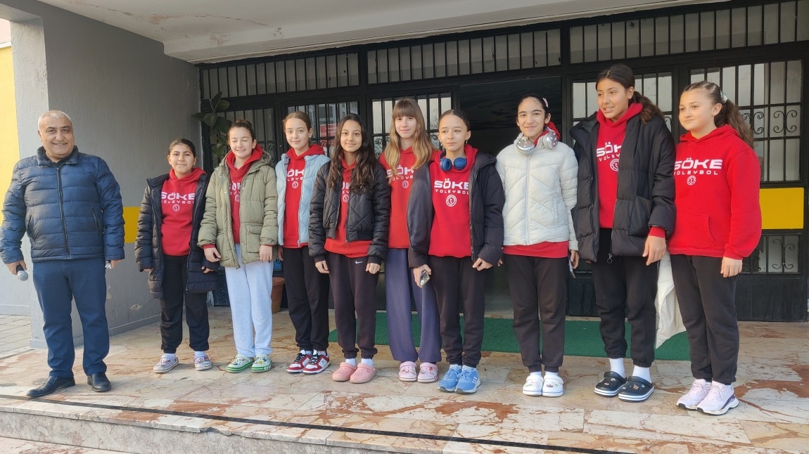 Küçükler Voleybol Takımımızı Bursa'ya Uğurladık.